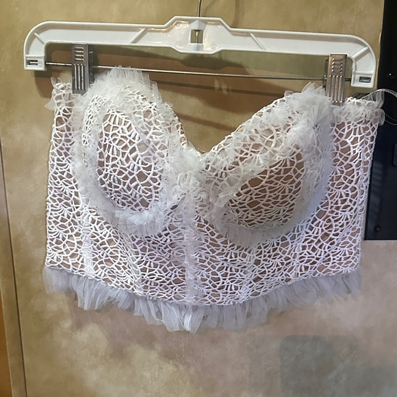 Chic White Lace Bandeau - Picture 1 of 3